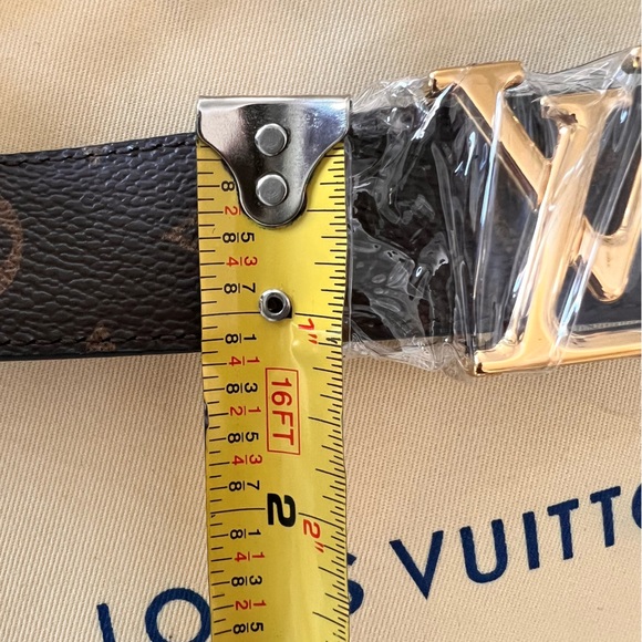 2024 Louis Vuitton Pretty LV 90CM Reversible Belt - Picture 16 of 16